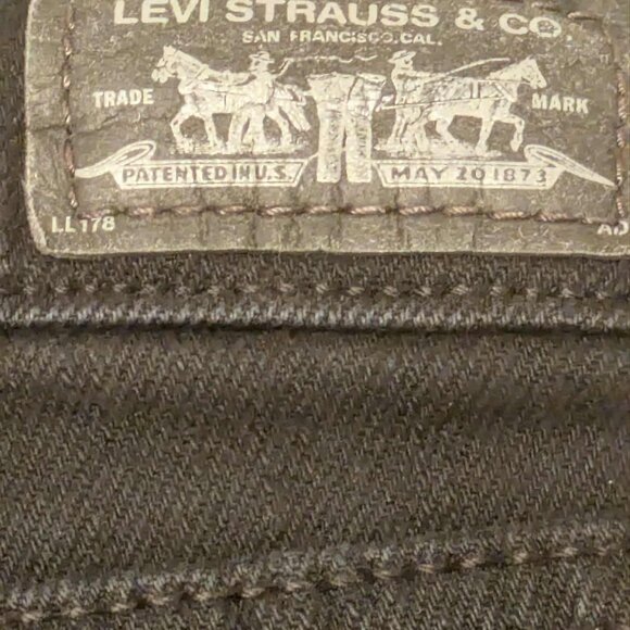 Levi's Strauss Signature Womens 30 x 32 Black Demi Curve Slim Leg 5 Pocket Denim - Picture 5 of 10